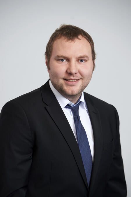 Schneider, Dennis